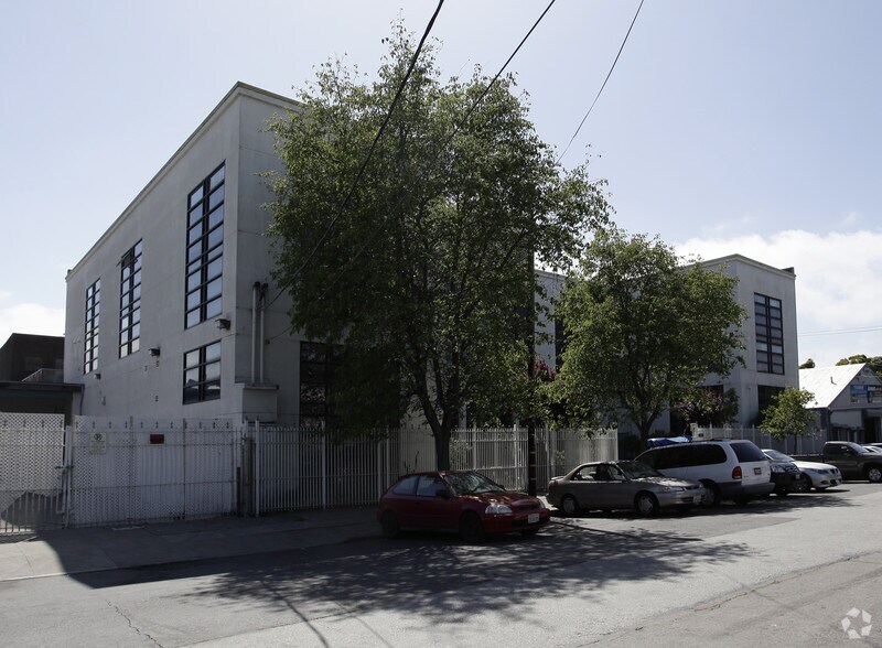 1683 Sam Jordans Way, San Francisco, CA à louer - Photo de l’immeuble – Image 2 sur 2