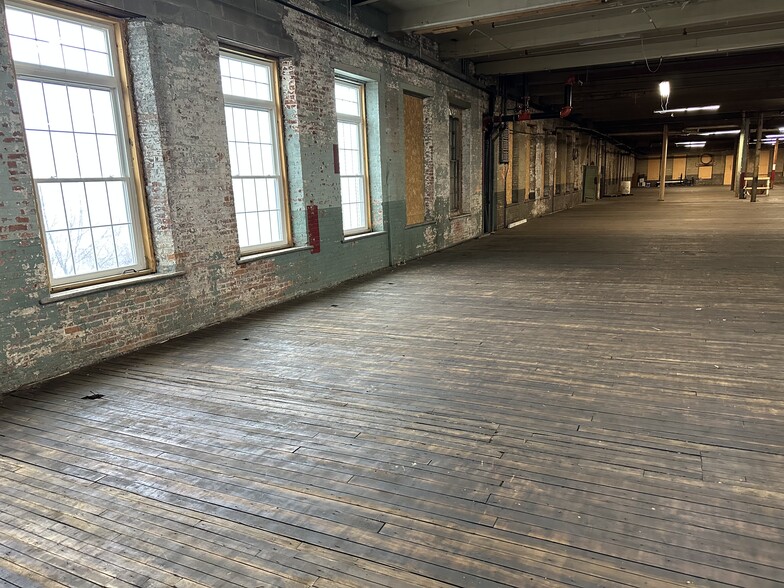 17 Mill Pl, New York Mills, NY à louer - Photo intérieure – Image 2 sur 13