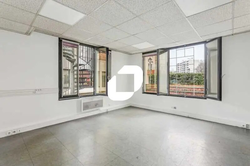 Bureau dans Le Kremlin-Bicêtre à vendre - Photo de l’immeuble – Image 3 sur 14