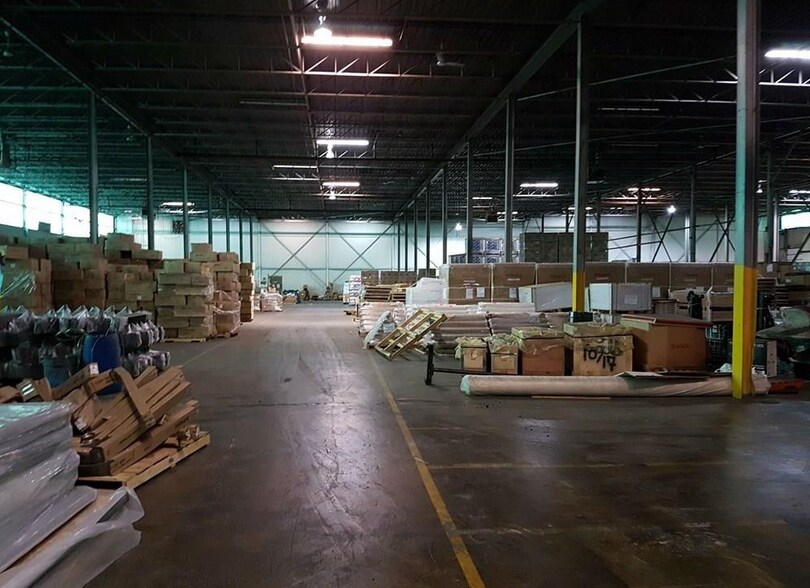 5900 Thorold Stone Rd, Niagara Falls, ON à louer - Photo intérieure – Image 3 sur 3