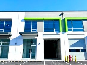 951 E Kent Av N, Vancouver, BC à louer Photo de l’immeuble– Image 1 sur 8