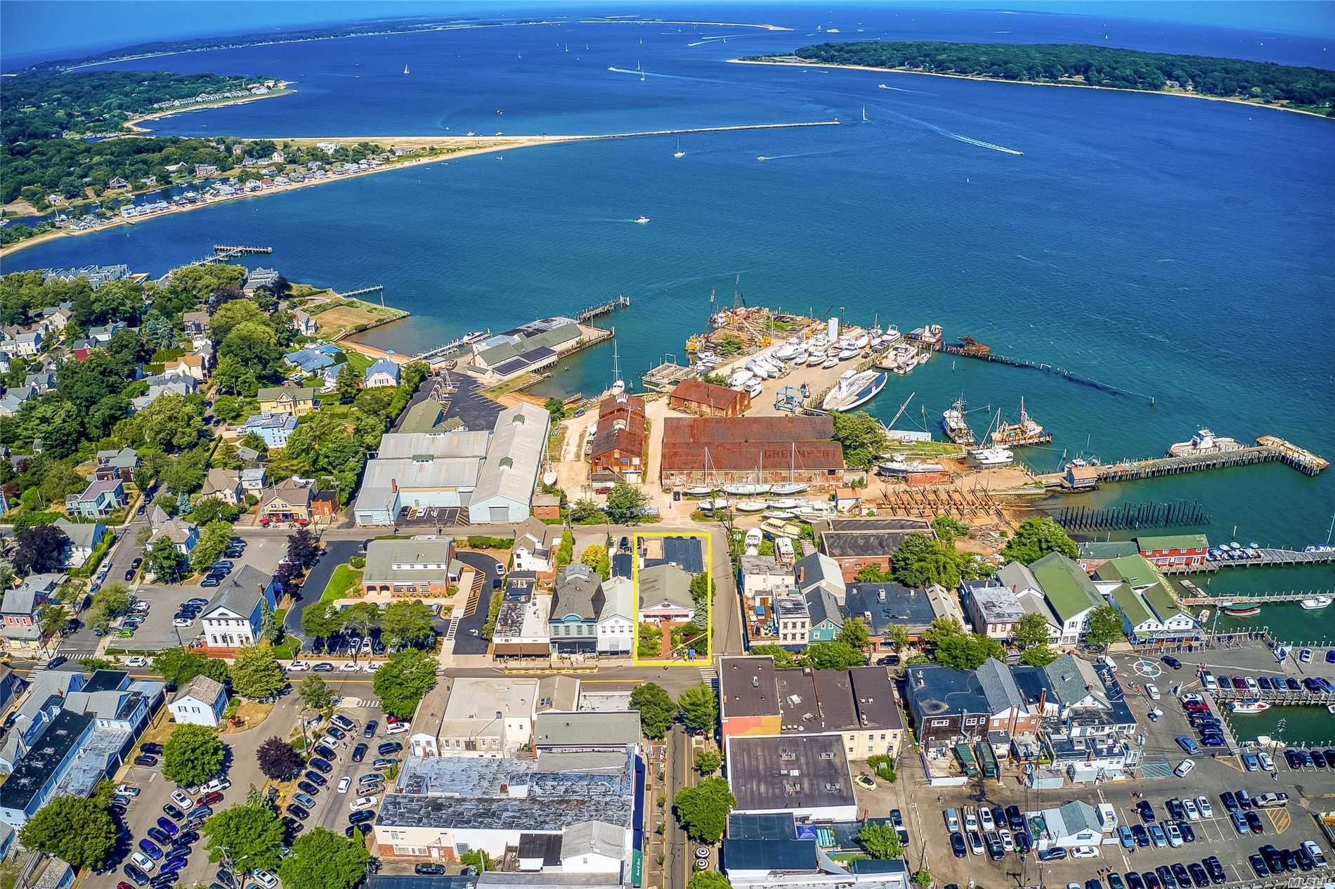 200 Main St, Greenport, NY à vendre Aérien– Image 1 sur 16