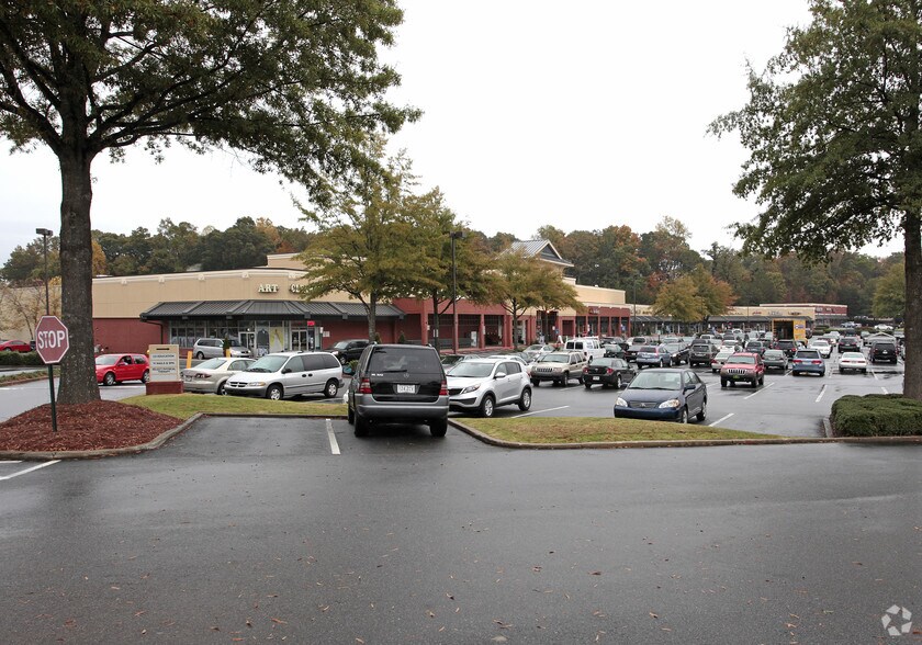 1100 Johnson Ferry Rd, Marietta, GA à louer - Photo de l’immeuble – Image 2 sur 8