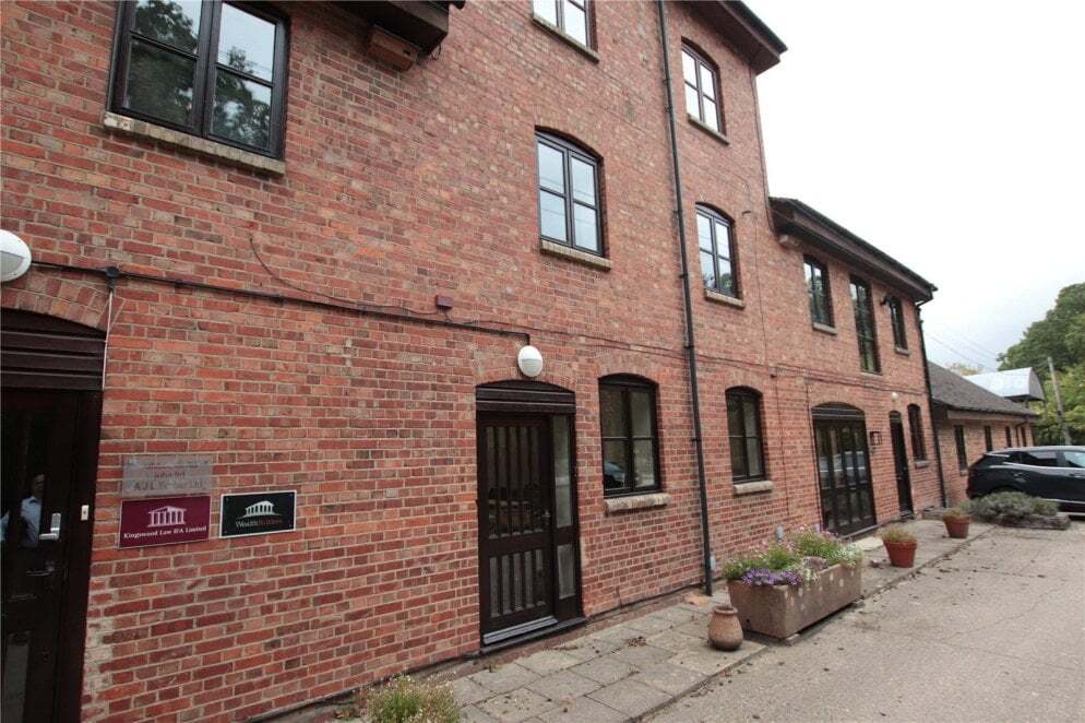 Felcourt Rd, East Grinstead à louer Photo de l’immeuble– Image 1 sur 3