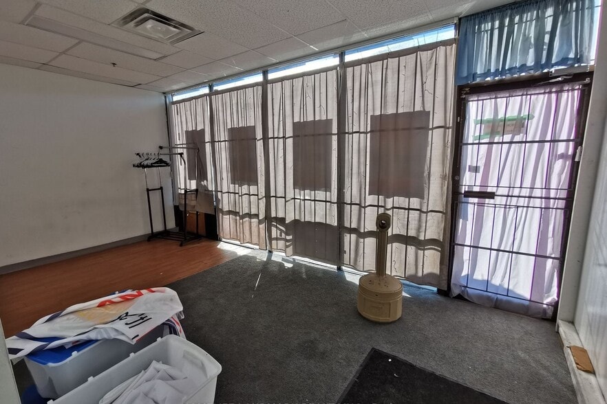 50 Weybright Ct, Toronto, ON à louer - Photo intérieure – Image 2 sur 3