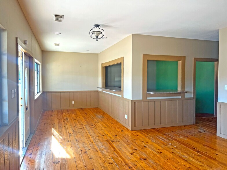 1642 FM 2673, Canyon Lake, TX à louer - Photo de l’immeuble – Image 3 sur 17