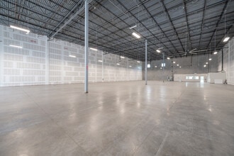 2280 Lane Ave N, Jacksonville, FL à louer Photo intérieure– Image 2 sur 8