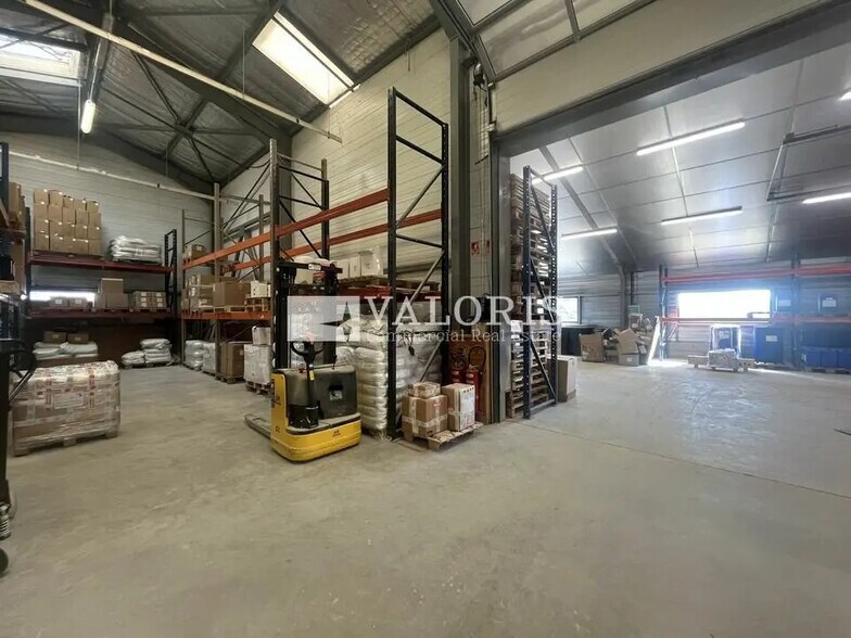 Local d'activités dans Hurigny à vendre - Photo de l’immeuble – Image 1 sur 9