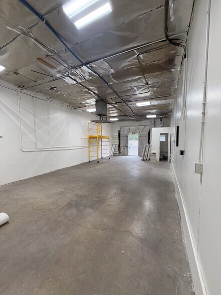 7054-7104 Gerald Ave, Van Nuys, CA à louer - Photo de l’immeuble – Image 2 sur 6