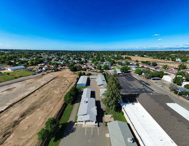 2125 Yosemite Pky, Merced, CA à vendre - Aérien – Image 2 sur 23