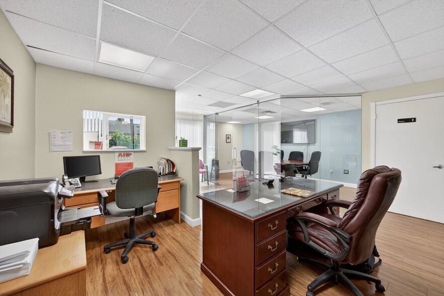 16155 SW 117th Ave, Miami, FL à vendre - Photo de l’immeuble – Image 3 sur 12