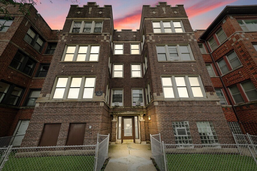 7220 S Yates Blvd, Chicago, IL à vendre - Photo de l’immeuble – Image 3 sur 16