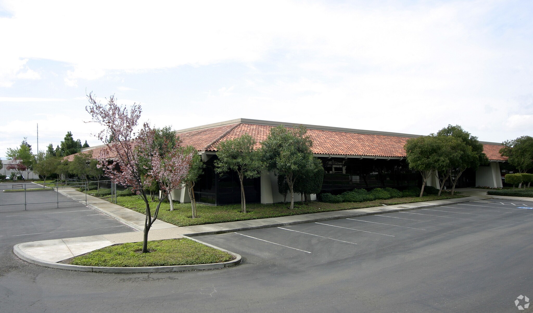 44193 S Grimmer Blvd, Fremont, CA à louer Photo de l’immeuble– Image 1 sur 4