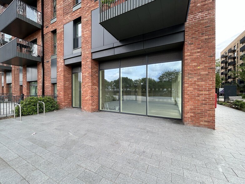 7 Barking Wharf Sq, Barking à louer - Photo de l’immeuble – Image 3 sur 5