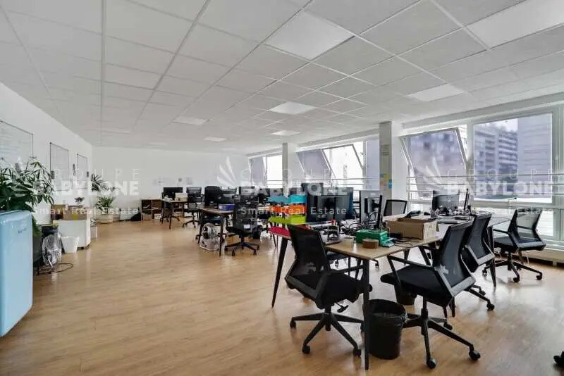 Bureau dans Paris à louer - Photo de l’immeuble – Image 2 sur 6