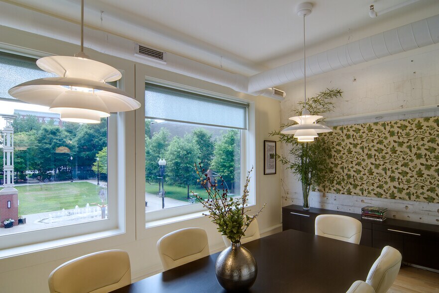 524 S Gay St, Knoxville, TN à louer - Photo de l’immeuble – Image 1 sur 3