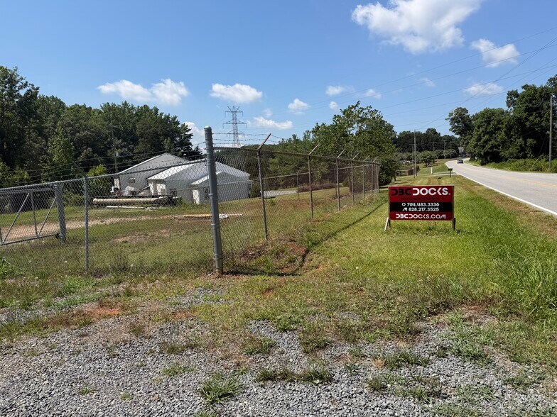 5166 Slanting Bridge Rd, Denver, NC à vendre - Photo de l’immeuble – Image 2 sur 9