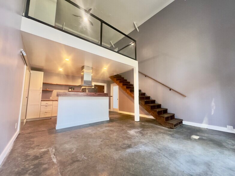 1254 E 12th St, Oakland, CA à vendre - Photo de l’immeuble – Image 2 sur 66