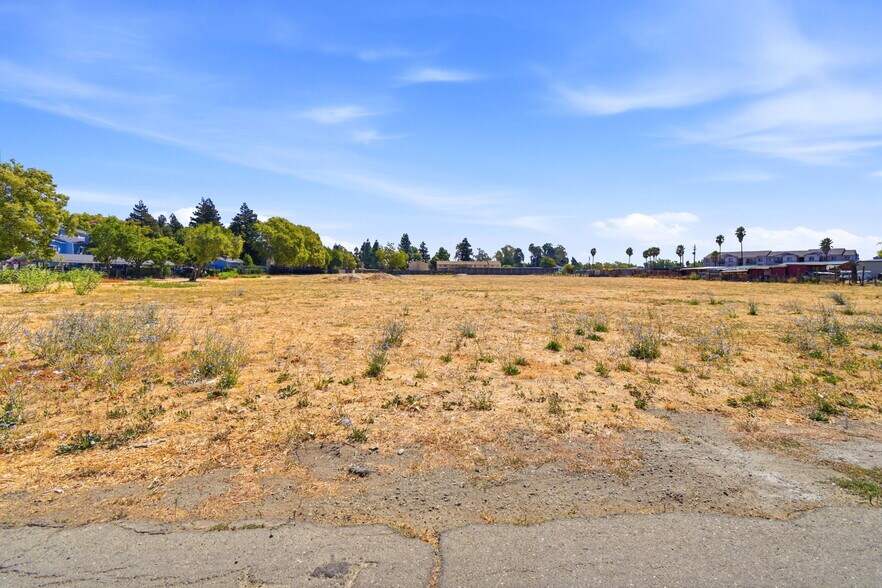 1798 Blossom Ave, Fairfield, CA à vendre - Photo de l’immeuble – Image 2 sur 22
