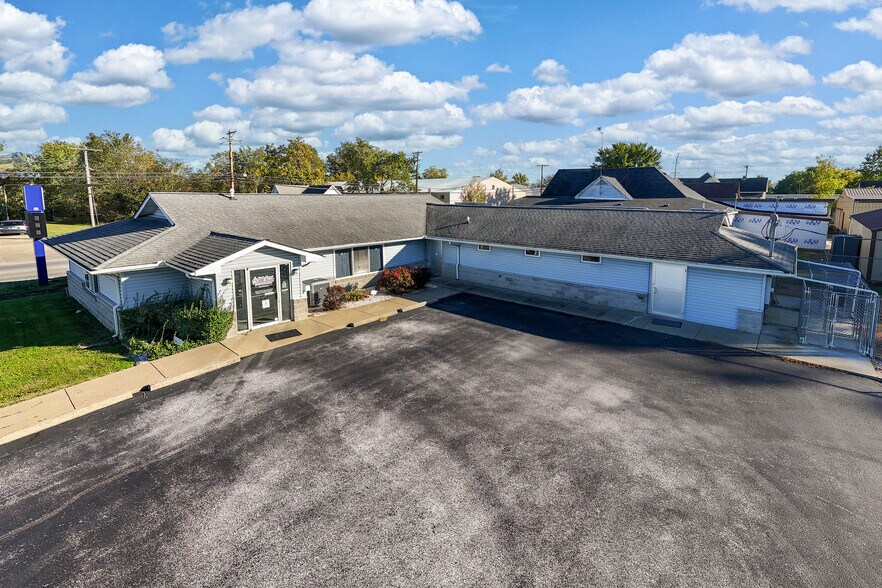 602 S Court St, Marion, IL à vendre - Photo de l’immeuble – Image 3 sur 46