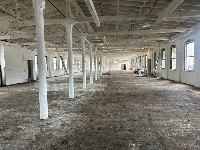 23 Saw Mill River Rd, Yonkers, NY à louer - Photo de l’immeuble – Image 2 sur 2
