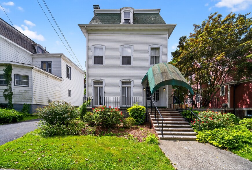 59 Montgomery St, Poughkeepsie, NY à vendre - Photo de l’immeuble – Image 3 sur 38