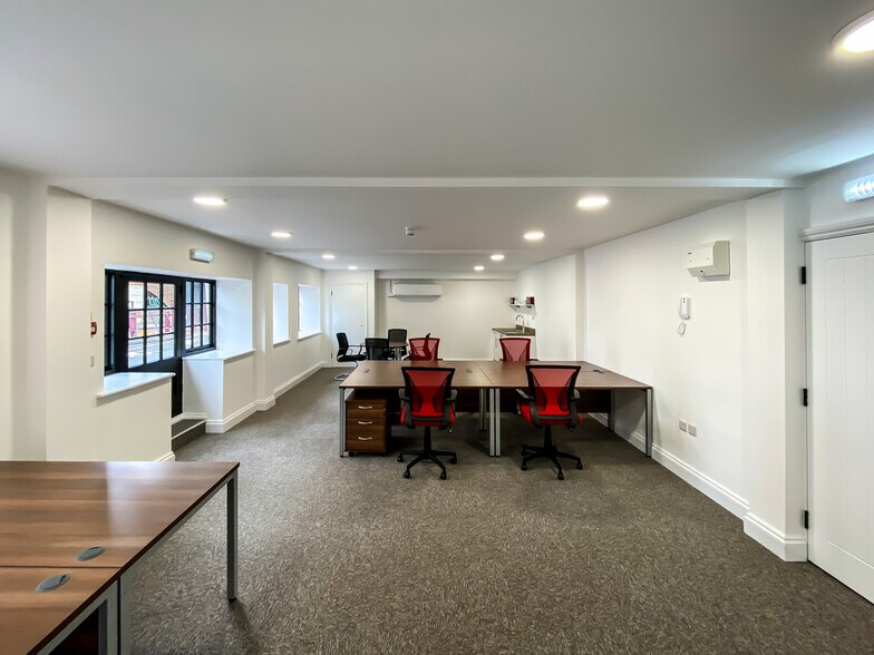 45 Guildford St, Chertsey à louer - Photo intérieure – Image 3 sur 36