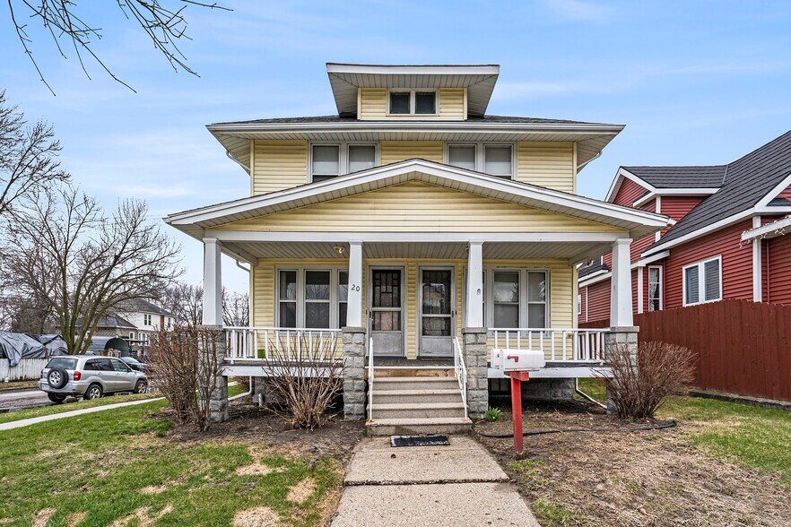 720 Stanton St, Bay City, MI à vendre - Photo de l’immeuble – Image 2 sur 17