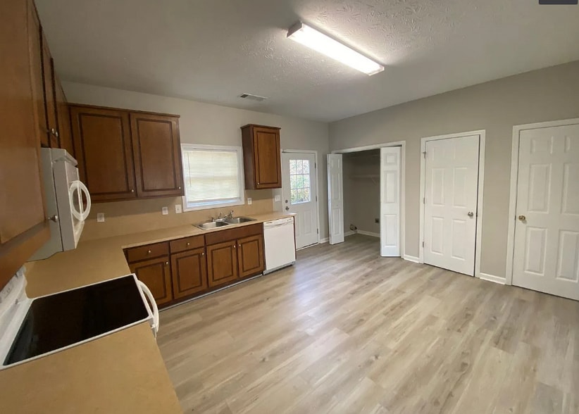 2316 Summerville Rd, Phenix City, AL à vendre - Photo intérieure – Image 3 sur 8