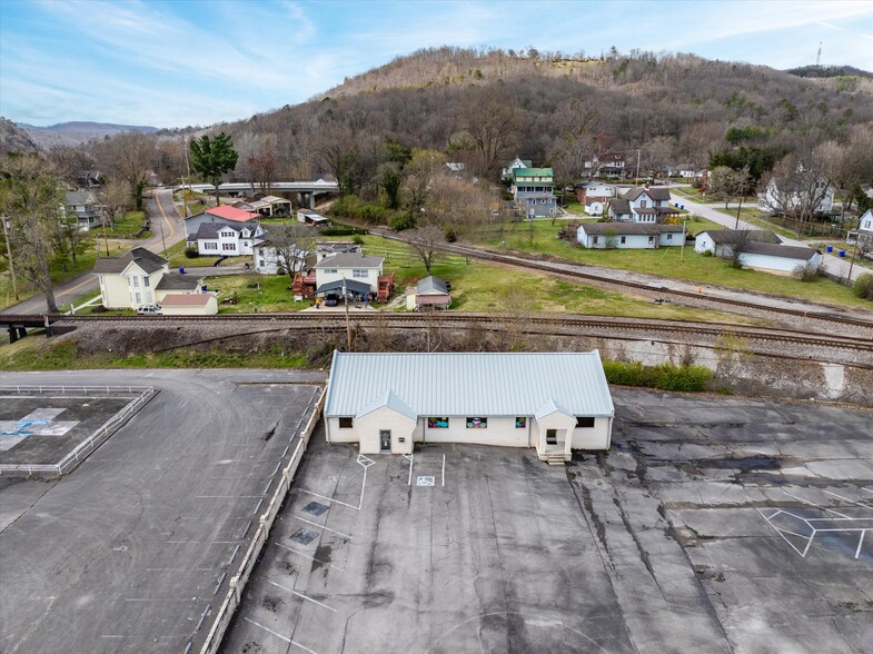 525 Devonia St portefeuille de 2 biens à vendre sur LoopNet.fr - Photo de l’immeuble – Image 1 sur 42