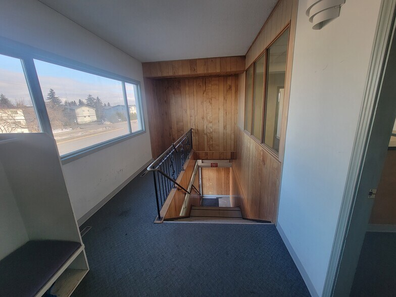 3861 15th Av, Prince George, BC à louer - Photo de l’immeuble – Image 3 sur 10