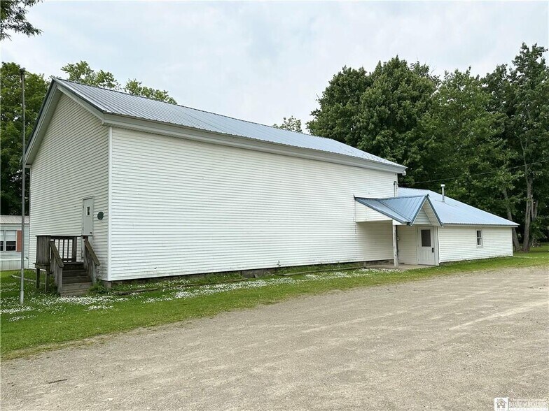 6837 Main St, Cherry Creek, NY à vendre - Photo principale – Image 1 sur 21