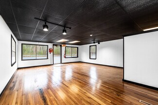 Plus de détails pour 120 Danielson Pike, Foster, RI - Local commercial à vendre