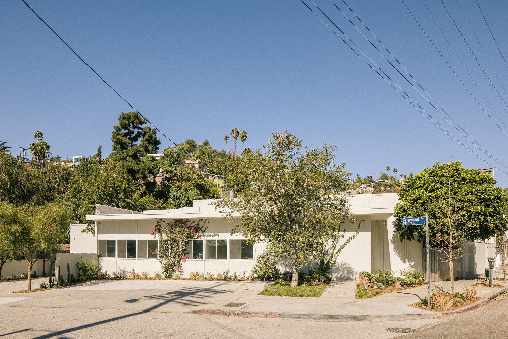 1825 Hyperion Ave, Los Angeles, CA à louer Photo de l’immeuble– Image 1 sur 23