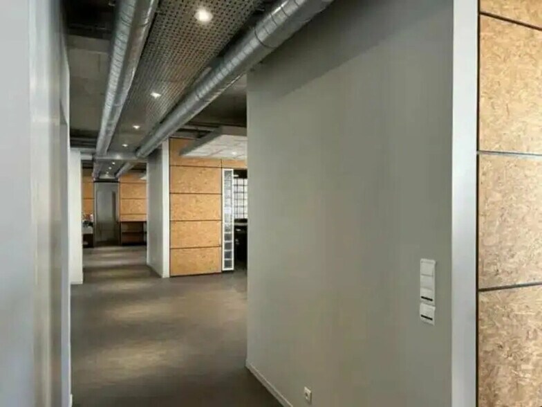 Bureau dans Troyes à louer - Photo de l’immeuble – Image 2 sur 5