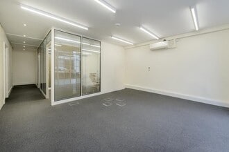 115A Glenthorne Rd, Londres à louer Photo intérieure– Image 1 sur 6