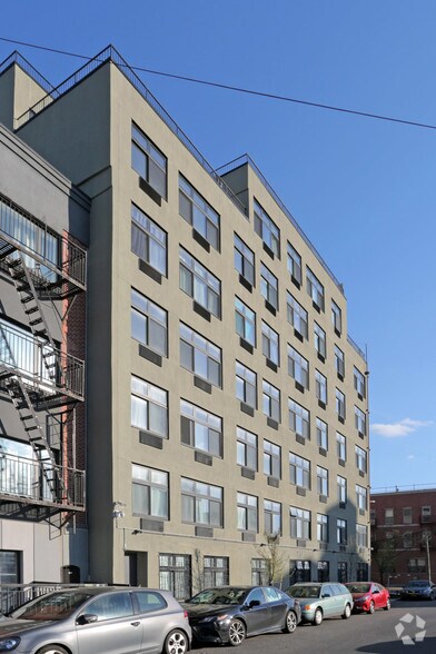 618 Bushwick Ave, Brooklyn, NY à vendre - Photo de l’immeuble – Image 2 sur 2