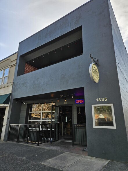 1335 14th Ave, Longview, WA à vendre - Photo de l’immeuble – Image 1 sur 18