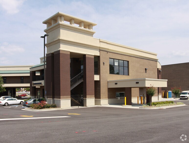 6035 Peachtree Rd, Atlanta, GA à louer - Photo de l’immeuble – Image 2 sur 7