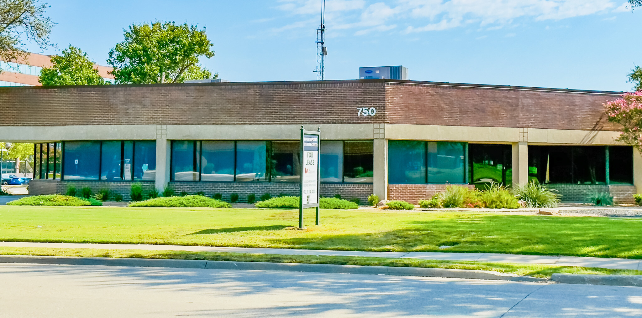 700 International Pky, Richardson, TX à louer Photo de l’immeuble– Image 1 sur 3