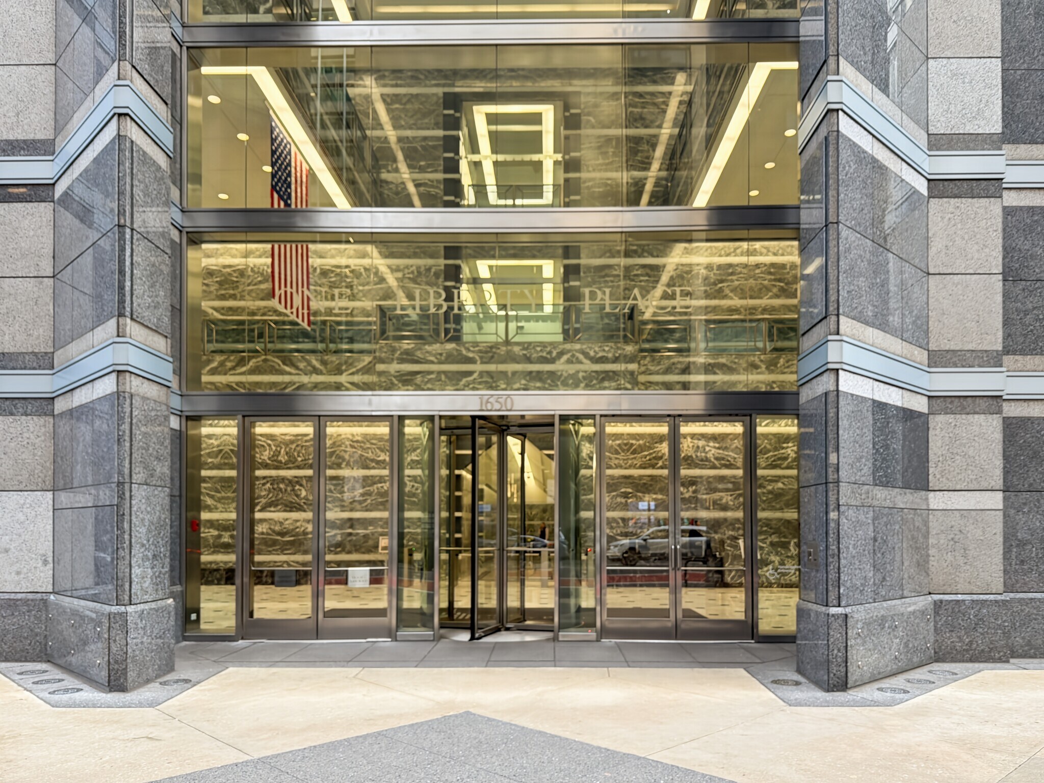1650 Market St, Philadelphia, PA à louer Photo de l’immeuble– Image 1 sur 14