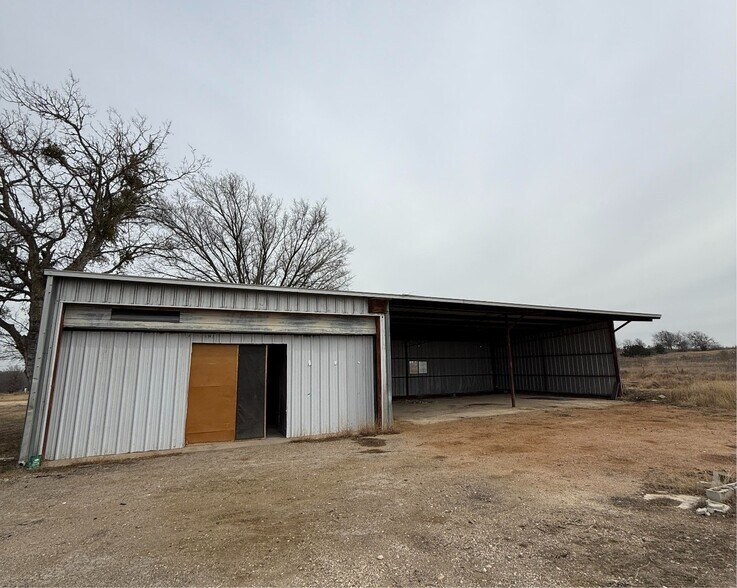 15705 Jacobson Rd, Del Valle, TX à louer - Photo de l’immeuble – Image 3 sur 8