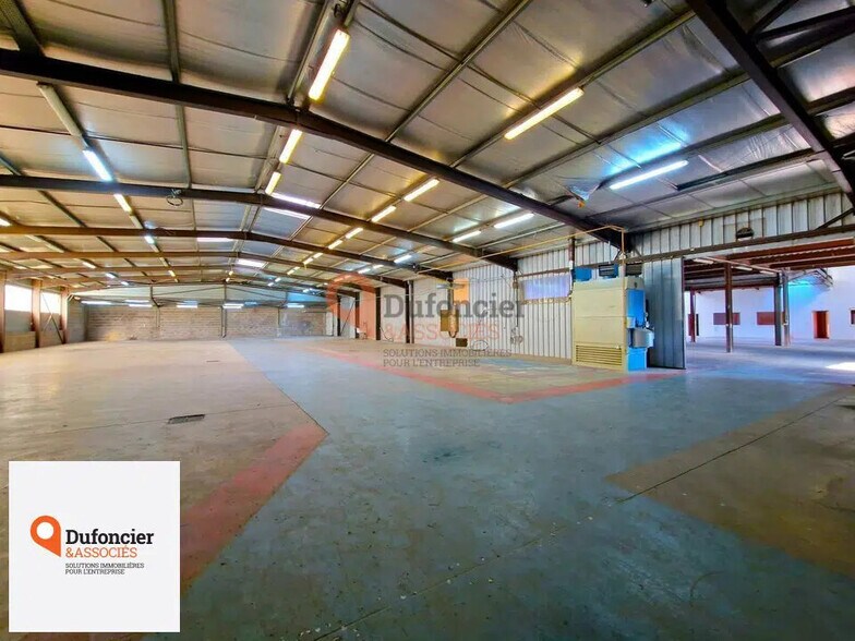 Bureau dans Poitiers à louer - Photo de l’immeuble – Image 1 sur 12