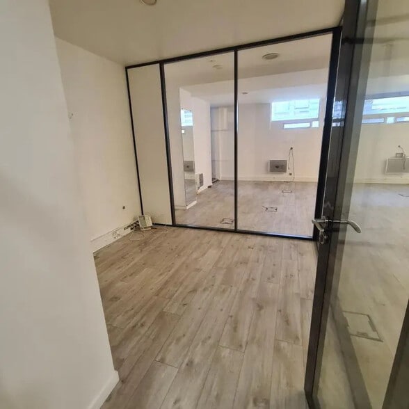 Local commercial dans Levallois-Perret à louer - Photo de l’immeuble – Image 3 sur 15