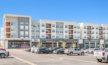 200 Springtown Way, San Marcos, TX à louer Photo de l’immeuble– Image 2 sur 8