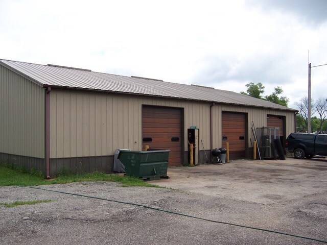 5N025 Wooley Rd, Maple Park, IL à louer - Photo principale – Image 1 sur 7