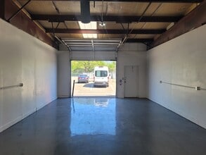 2453 Glenda Ln, Dallas, TX à louer Photo intérieure– Image 2 sur 4