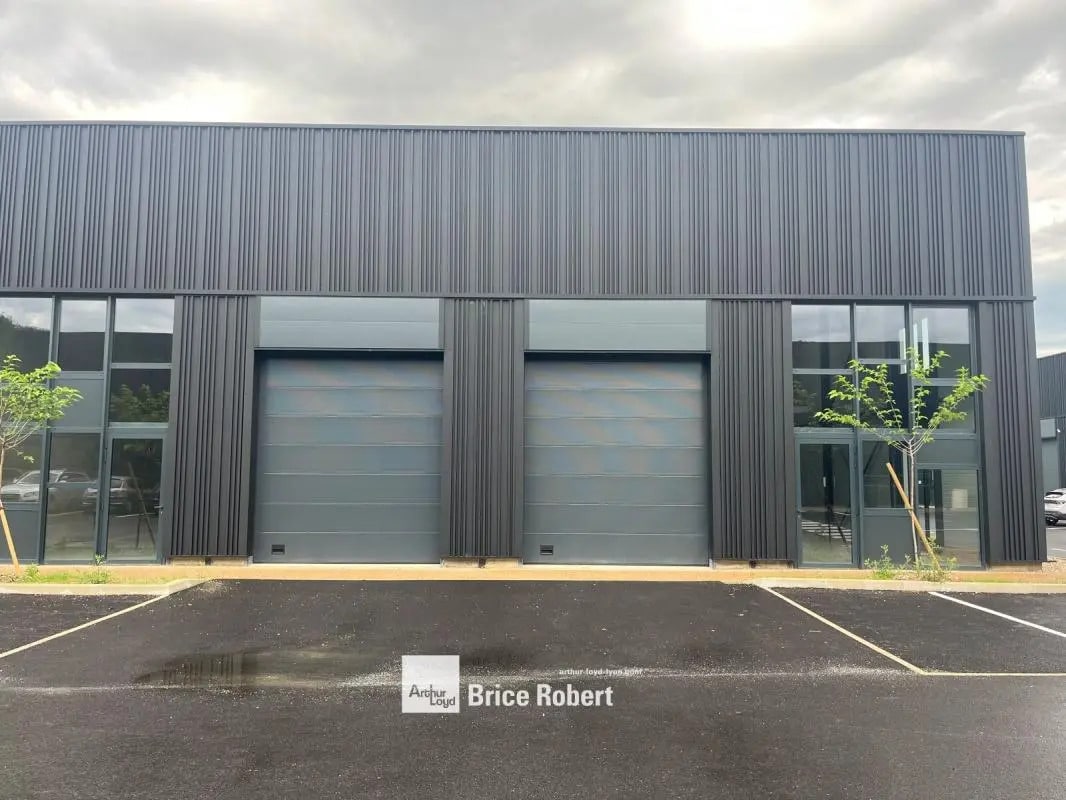 Local d'activités dans Trévoux à vendre Photo de l’immeuble– Image 1 sur 8