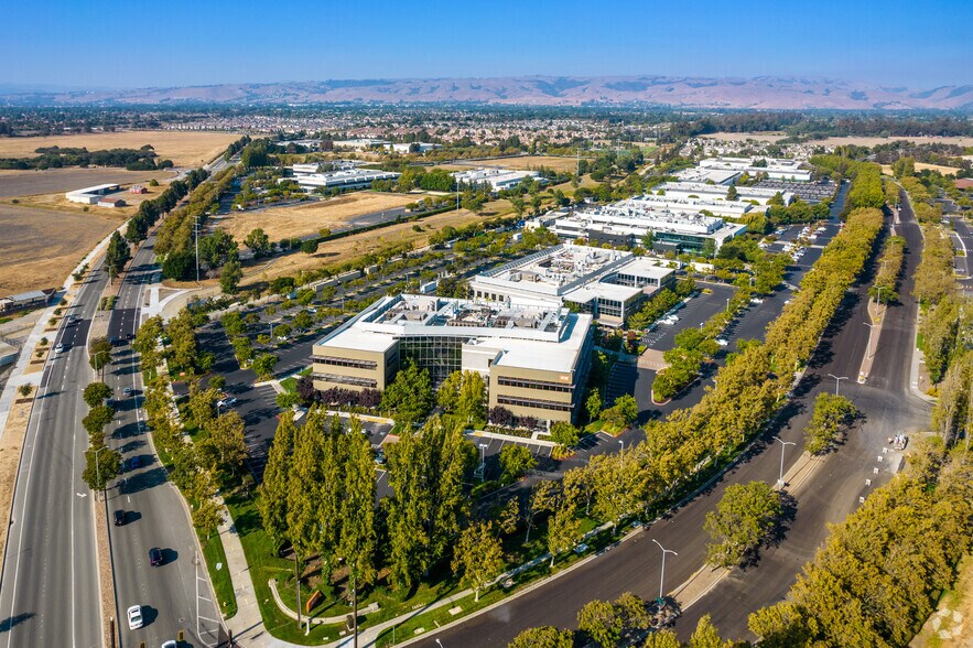 6900 Paseo Padre Pky, Fremont, CA à louer - Aérien – Image 2 sur 18