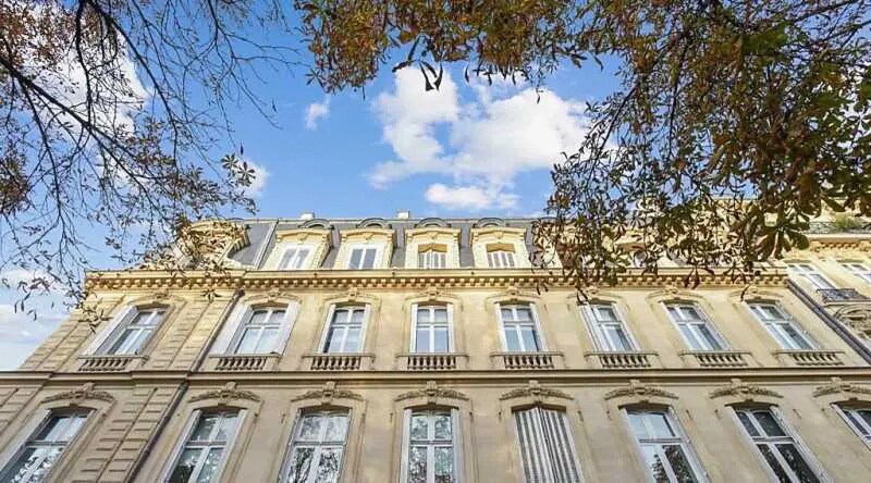 1 Avenue Franklin D. Roosevelt, Paris à louer - Photo de l’immeuble – Image 2 sur 10